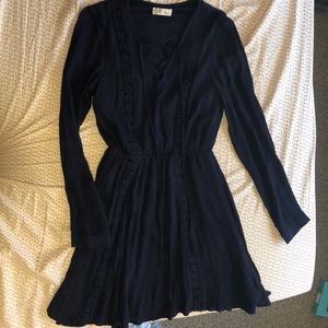 Super cute navy dress!